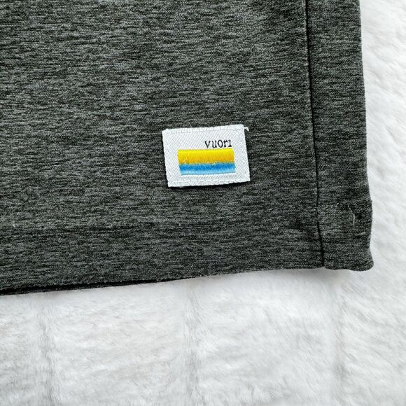 Vuori Strato Tech Mens Polo Shirt Short Sleeve Gray Athletic Golf Size L Stretch - Picture 9 of 10